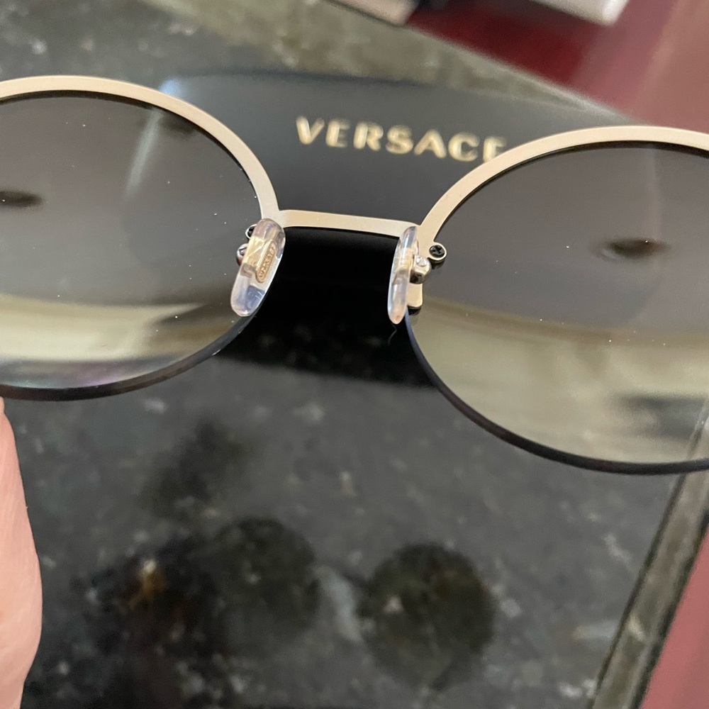 NWOT. COA. Versace Black and Gold Round Sunglasses. Full inclusion. - Picture 12 of 16